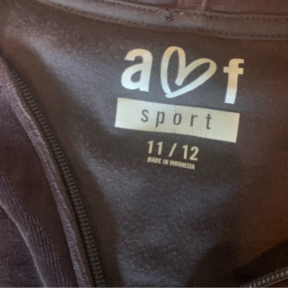 Girl’s Abercrombie & Fitch zip-up velour hoodie. - Picture 5 of 6